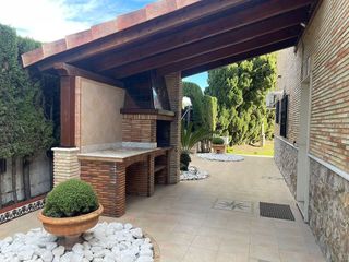 Chalet en venta en Zona Piscinas en Burriana