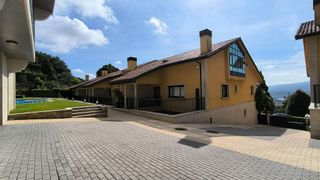 Casa adosada en venta en Poio