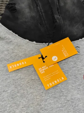 Hoodie YoungLA Rasgado Cinza e Preto