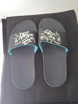 Sandalias Decathlon T37 Negras y Azules