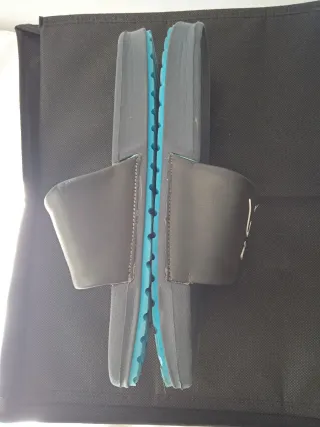 Sandalias Decathlon T37 Negras y Azules