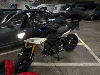 Yamaha Tracer 900 GT Negra con Baúl