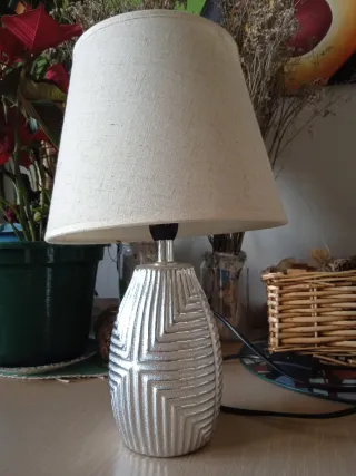 Lampada da tavolo argentata