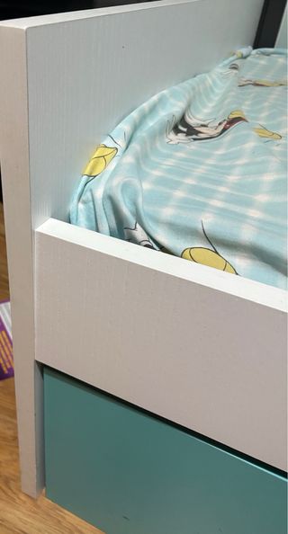 Urge! Cama nido blanca y azul