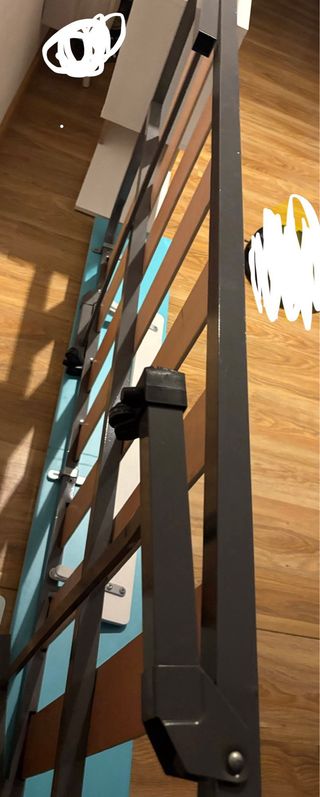 Urge! Cama nido blanca y azul