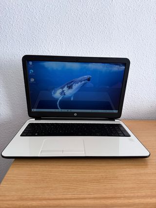 Portátil HP 15.6'' i7 1TB SSD Geforce 820M Blanco