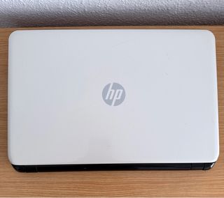 Portátil HP 15.6'' i7 1TB SSD Geforce 820M Blanco