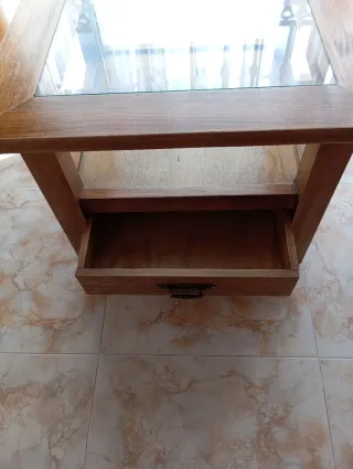 Mesa auxiliar madera y cristal