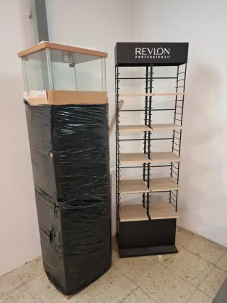 2 Expositores de tienda