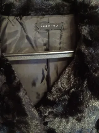 Chaqueta de pelo negra. Talla S grande.