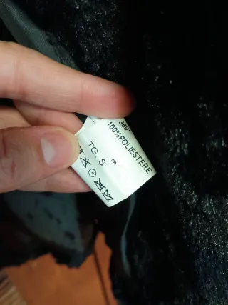 Chaqueta de pelo negra. Talla S grande.