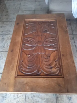 Mesa centro mexicana , maciza y tallada a mano.