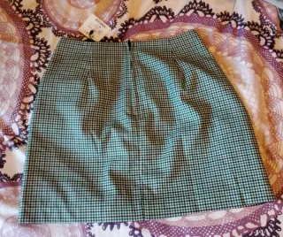 Falda Stradivarius cuadros verde y negro T.34