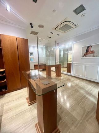 Local comercial en alquiler en Instituts - Universitat en Lleida