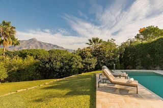 Chalet en alquiler en Los Naranjos - Las Brisas en Marbella