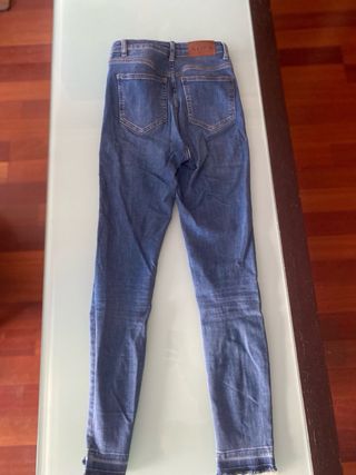 Pantalones vaqueros NA-KD azules