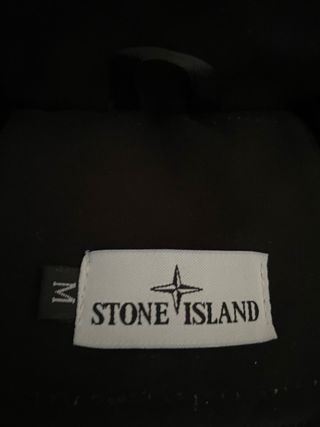Chaqueta Stone Island Negra con Capucha