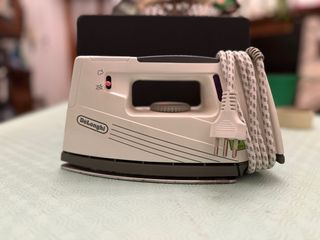 Ferro da stiro DeLonghi