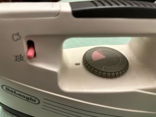 Ferro da stiro DeLonghi