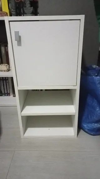 Estantería blanca modular