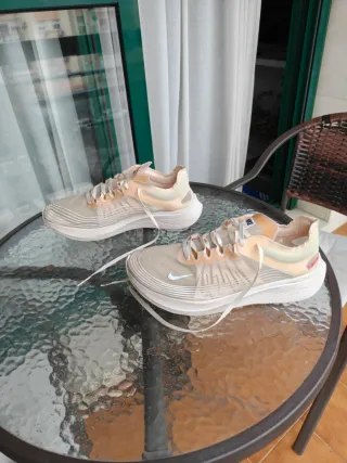 Nike Zoom Fly SP Beige/Blanco