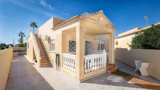 Chalet en venta en La Siesta - El Salado - Torreta en Torrevieja