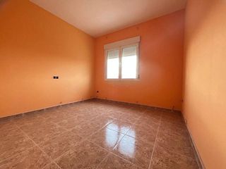 Casa adosada en venta en Consuegra