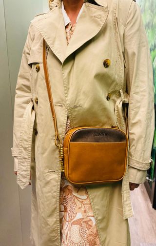 Bolso bandolera Loewe modelo Velázquez Marrón