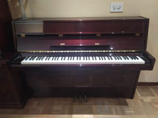 Piano Yamaha, modelo M1JR Perfecto estado