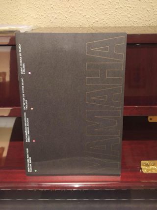 Piano Yamaha, modelo M1JR Perfecto estado