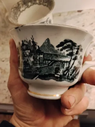 Set di 2 tazze antiche