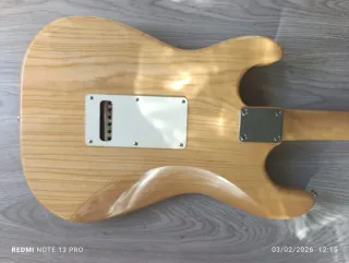 G&L Legacy + estuche rígido