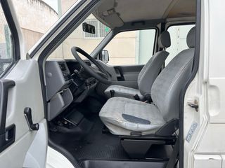 Volkswagen Transporter 1.9D 9 plaz. 1995