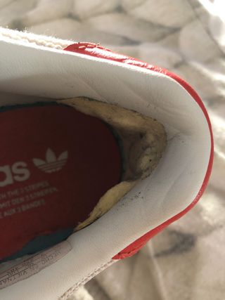 Zapatillas Adidas Blancas y Rojas