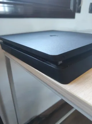 PS4 Slim + 2 controller originali