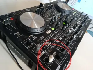 Controlador DJ Denon MC6000MK2 Negro + DECKSAVER