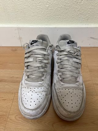 Zapatillas Nike Blancas y Negras