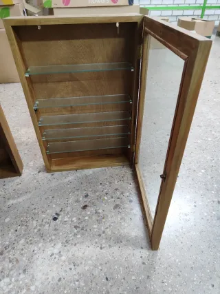 Expositores madera y cristal