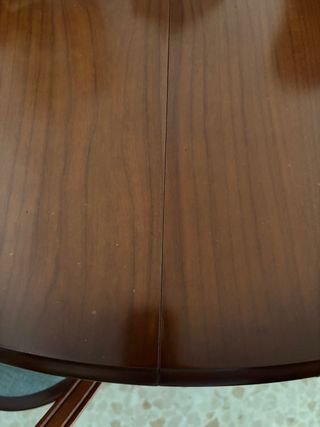 Mesa redonda nogal y 4 sillas