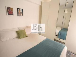 Piso en venta en La Goleta - San Felipe Neri en Málaga