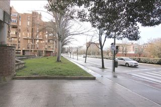 Local comercial en venta en Ermitagaña - Mendebaldea en Pamplona