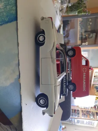 Coches a escala 1:18 Isabella