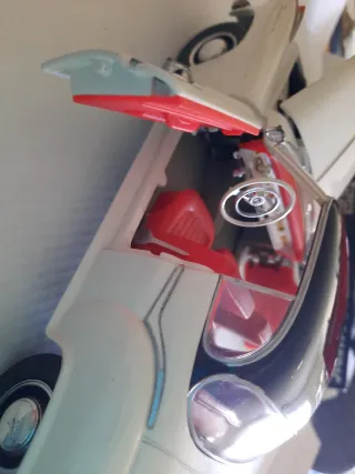 Coches a escala 1:18 Isabella