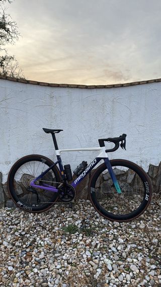 Bicicleta de carretera Megamo