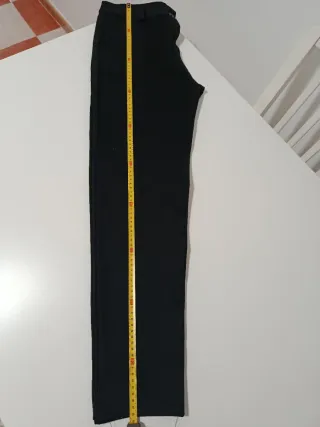 Pantalón negro clásico