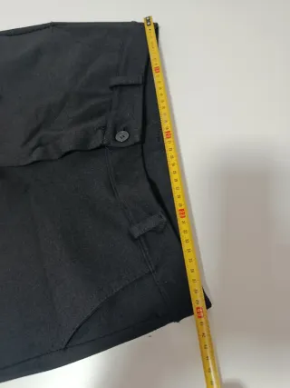 Pantalón negro clásico
