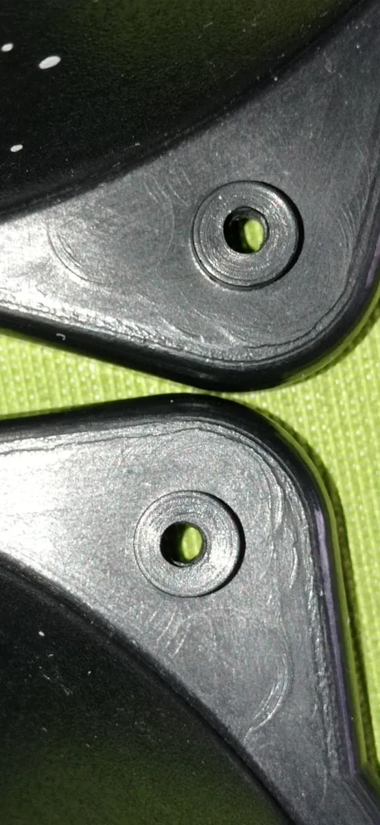 Soportes altavoces Ford Escort originales.