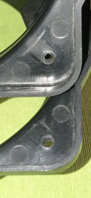 Soportes altavoces Ford Escort originales.