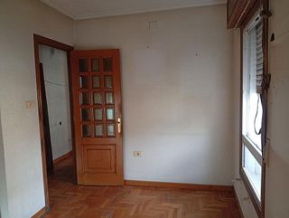 Piso en venta en Universidad en Ourense