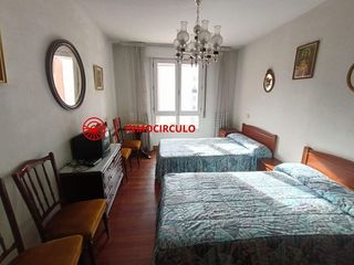 Piso en venta en Plaza España - Villa Pilar - Reyes Católicos - Vadillos en Burgos